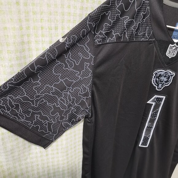 Justin Fields Black Chicago Bears No 1 Jersey - Picture 2 of 11